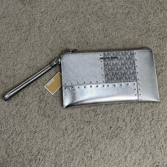 NWT Michael Kors Jet Set Travel Large Studded Metallic Silver Patchwork … - Picture 2 of 9